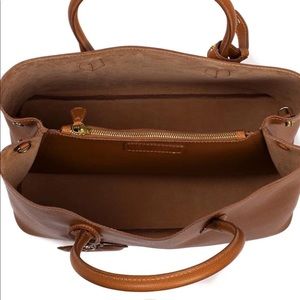 Teddy Blake Vanessa Palmelatto 14" - Cognac color
Shoulder Bag/Crossboy